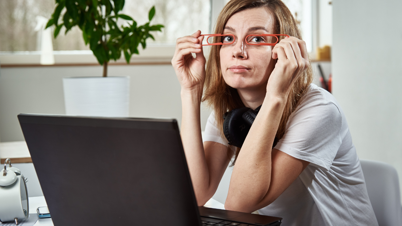 Salariat déguisé : définition, risques et solutions
